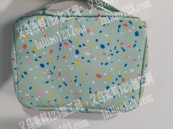 承接各种各样的箱包手袋，有一百多台平车，