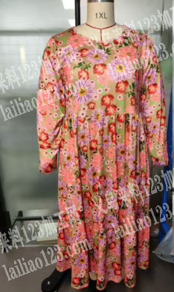 休闲大码连衣裙服装订单外发加工。，长期有
