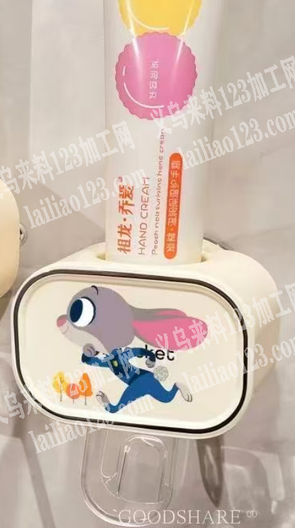 40000塑料制品订单，。如图。这个浴室