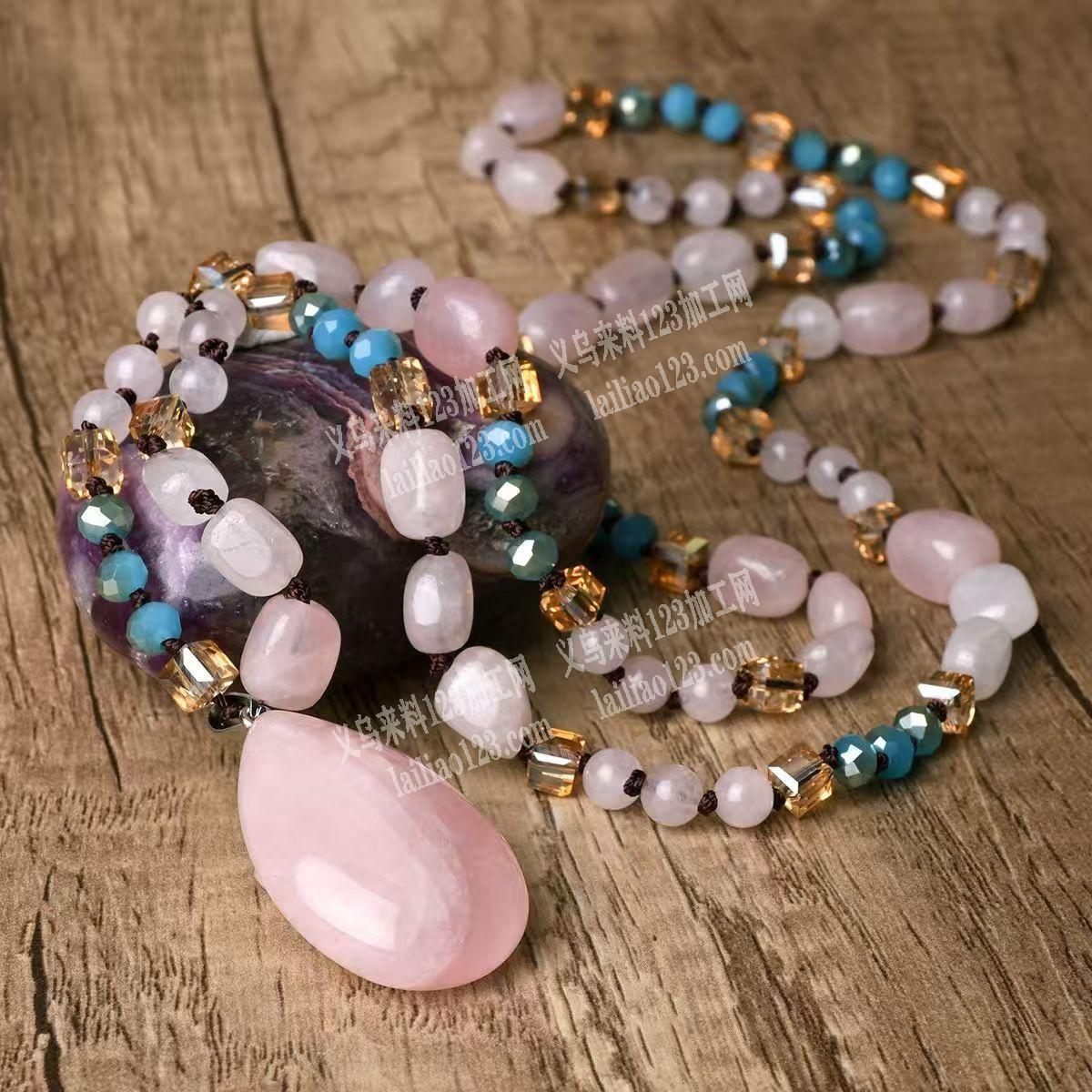 项链穿珠子的手工活外发，如图，天然石和玻