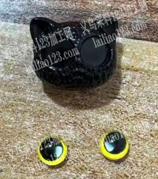 粘配件的手工活外发加工，如图，粘猫眼睛贴