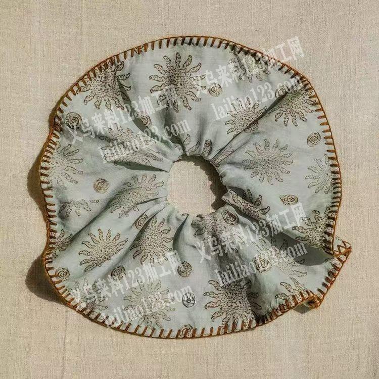 布艺发圈上面锁边外发加工，寻找专业做锁边