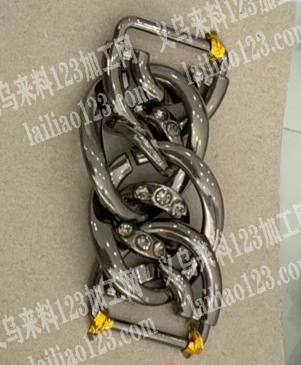 找鞋扣厂家，，如图，有货的联系我，微信