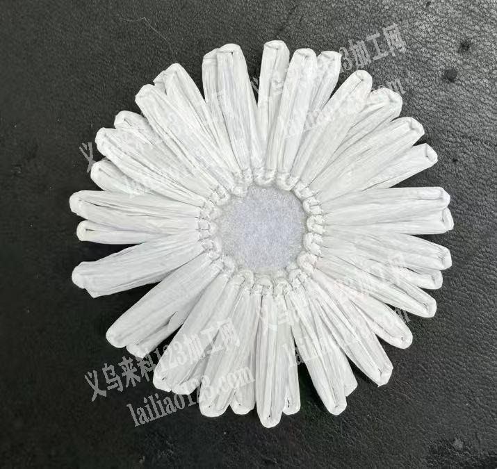 拉菲草打胶枪胶枪粘花的手工活外，如图，寻