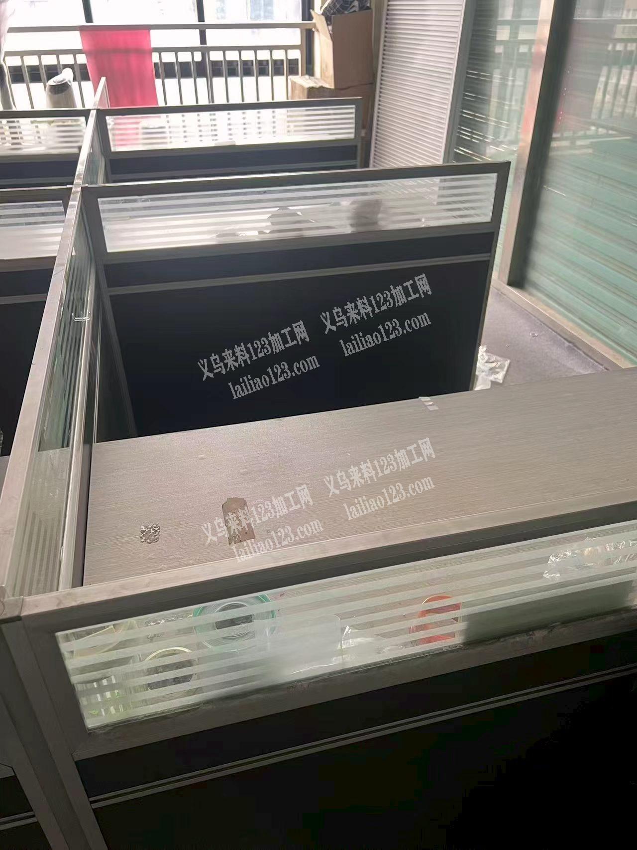 转让，，，样品室展示柜、办公桌转让联系电