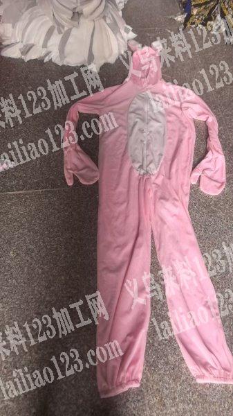 老板委托寻找：家居睡衣外发加工。如图服装