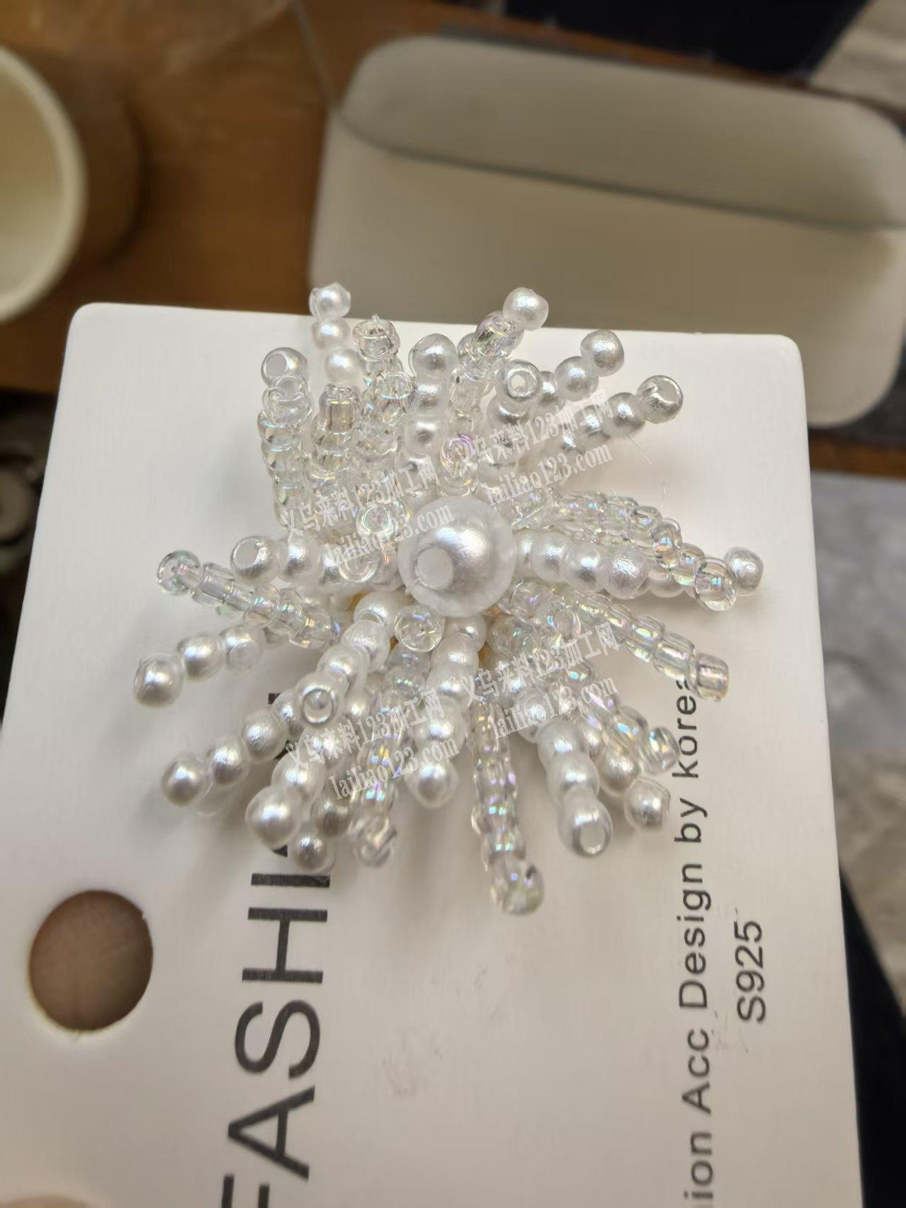 穿珠子编织绑花朵的手工订单如图，这个寻找