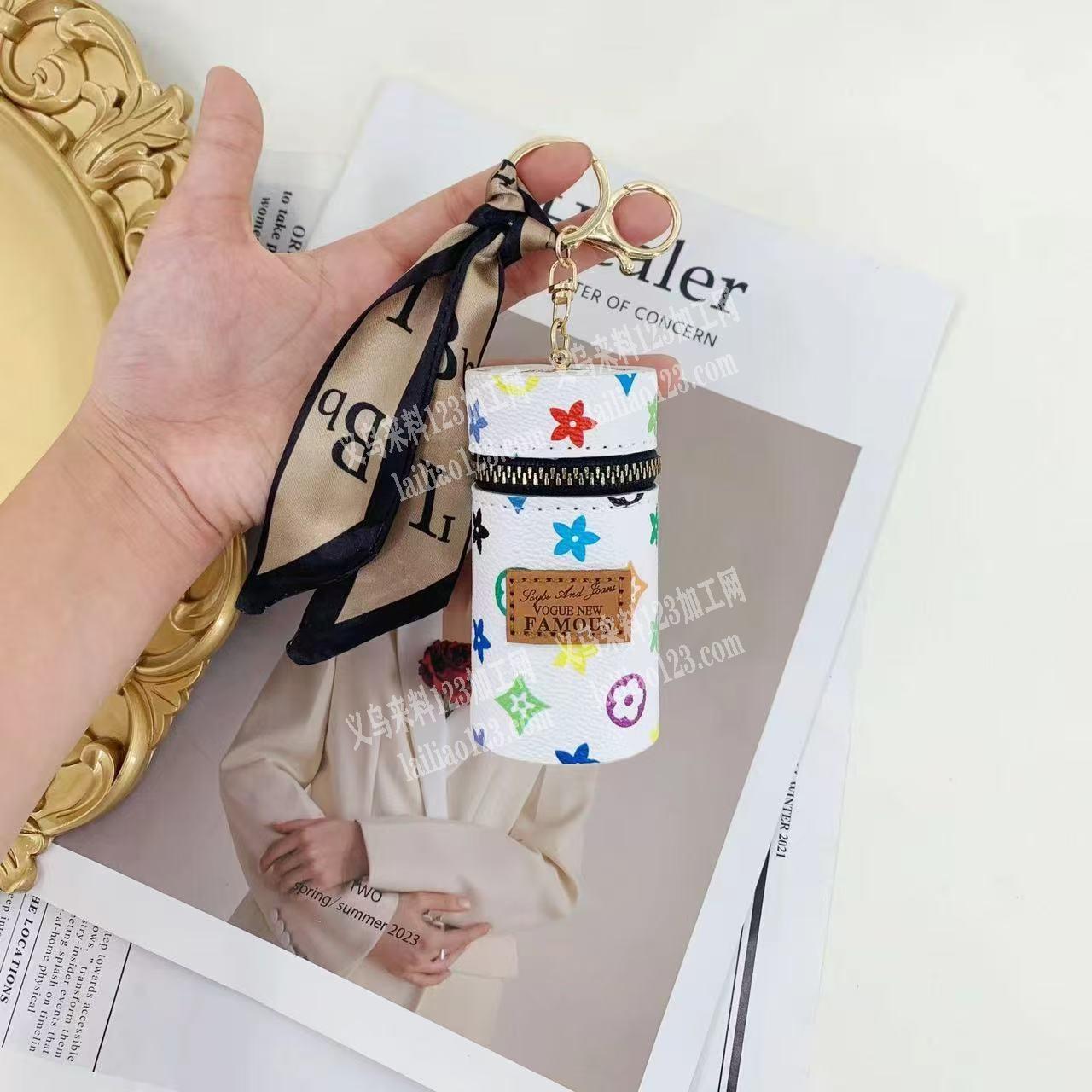 老板委托寻找：长期有如图挂包订单，小包订