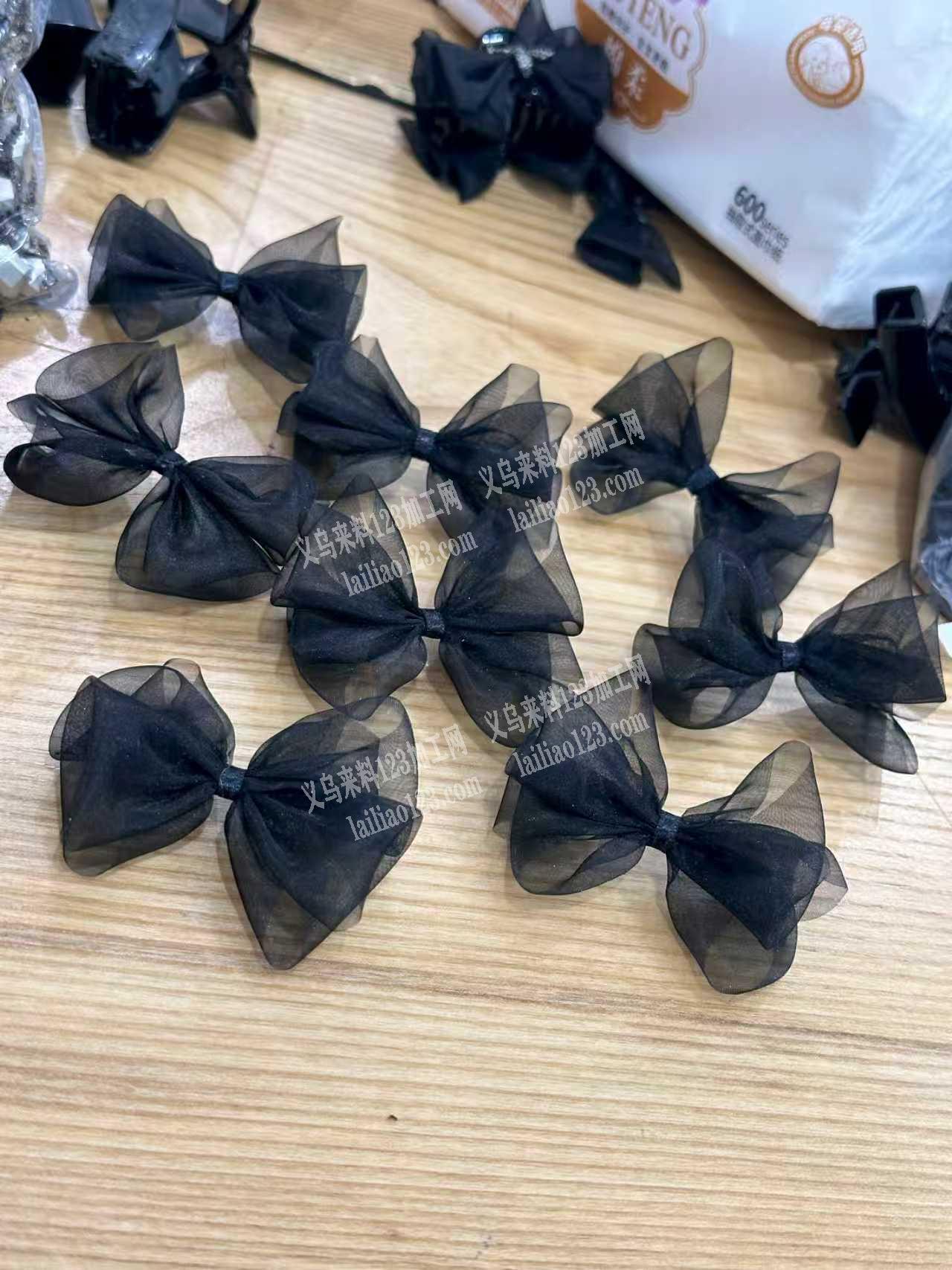 手工绑蝴蝶结的手工活外发，如图，寻找会做