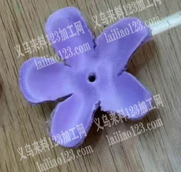 发外地，布艺花片定型外发加工。找外地压花