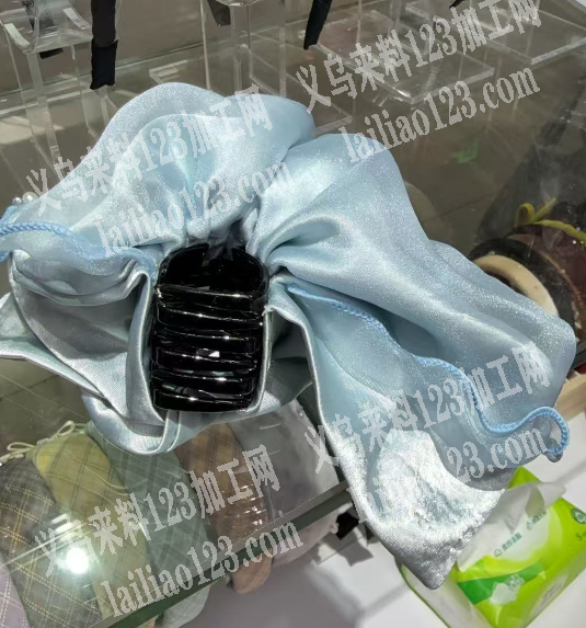 寻找东阳布艺抓夹饰品手工的加工厂，请联系