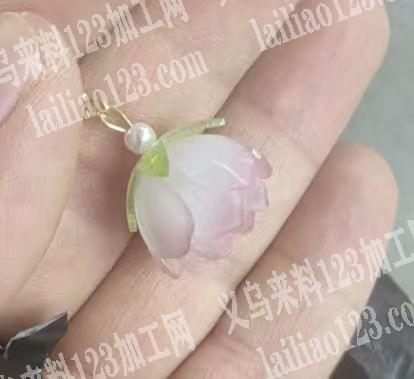 寻找如图花朵的配件辅料，寻找厂家，请联系