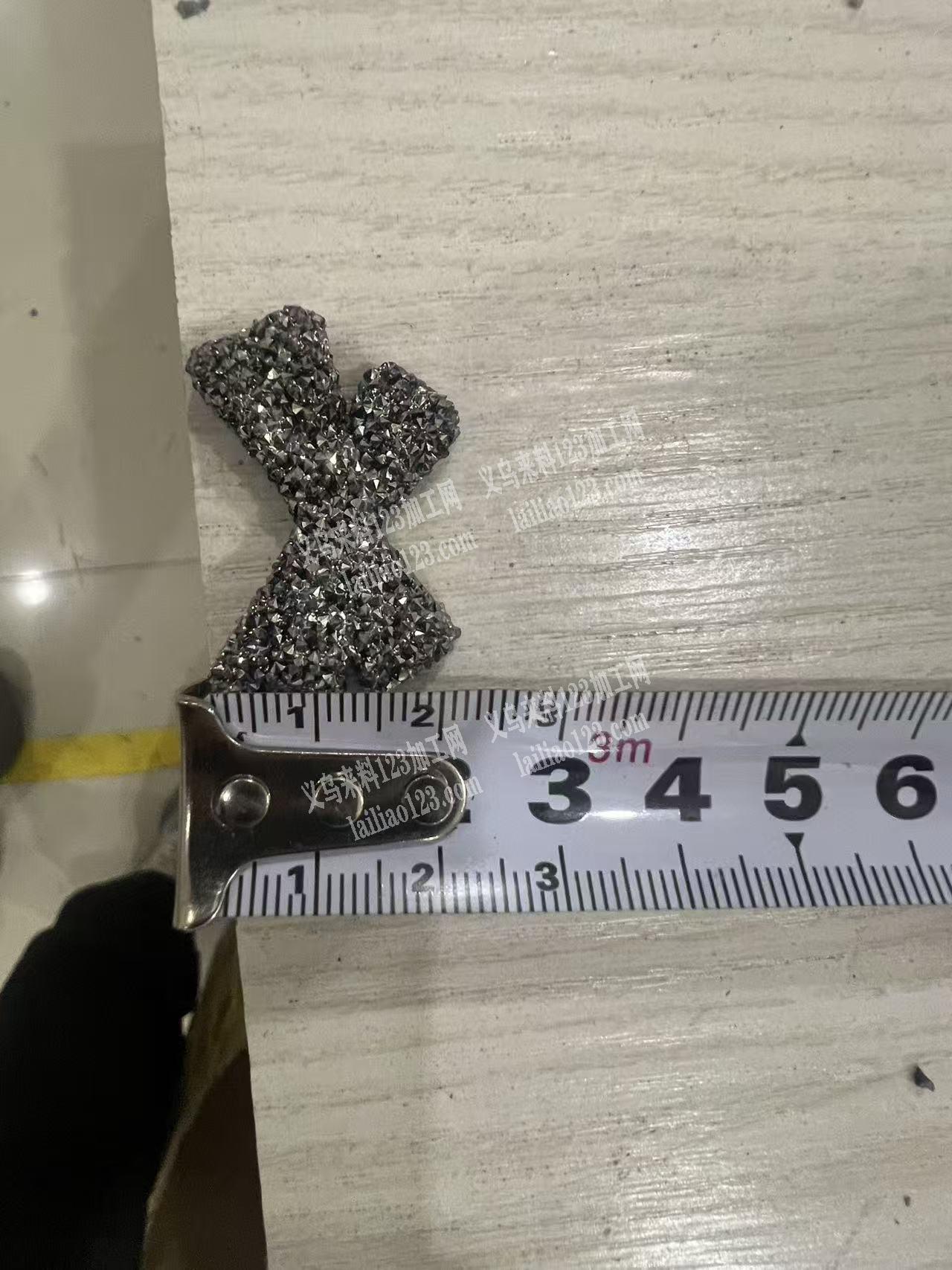 大量胶网钻的蝴蝶结订单，如图，寻找厂家，