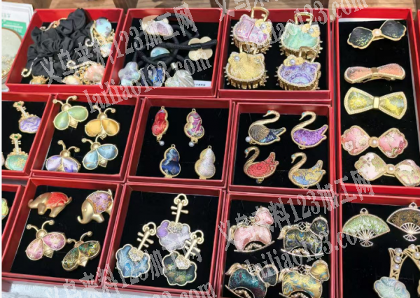 合金宋锦饰品订单，如图，寻找专业做宋锦饰
