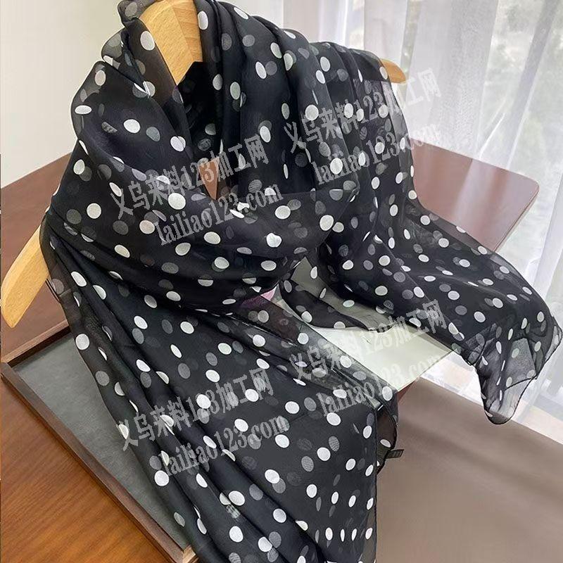 大量丝巾成品订单，如图，寻找成品，寻找厂