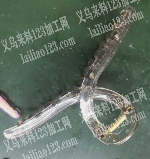 大量注塑的抓夹订单，如图，寻找源头迀，请