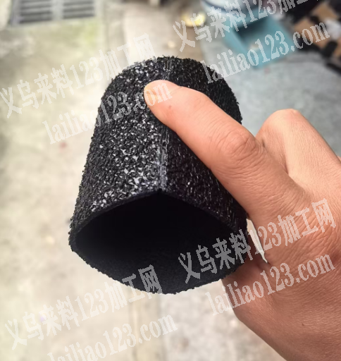 手工活，外发纯加工。这个卷帽筒，需要胶枪