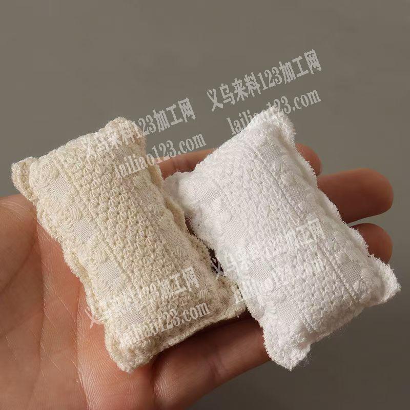 迷你小枕头。外发加工。如图。寻找可以直接