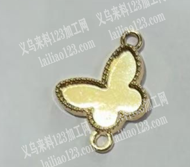 吊坠配件上面点钻外发加工。，寻找机器点钻