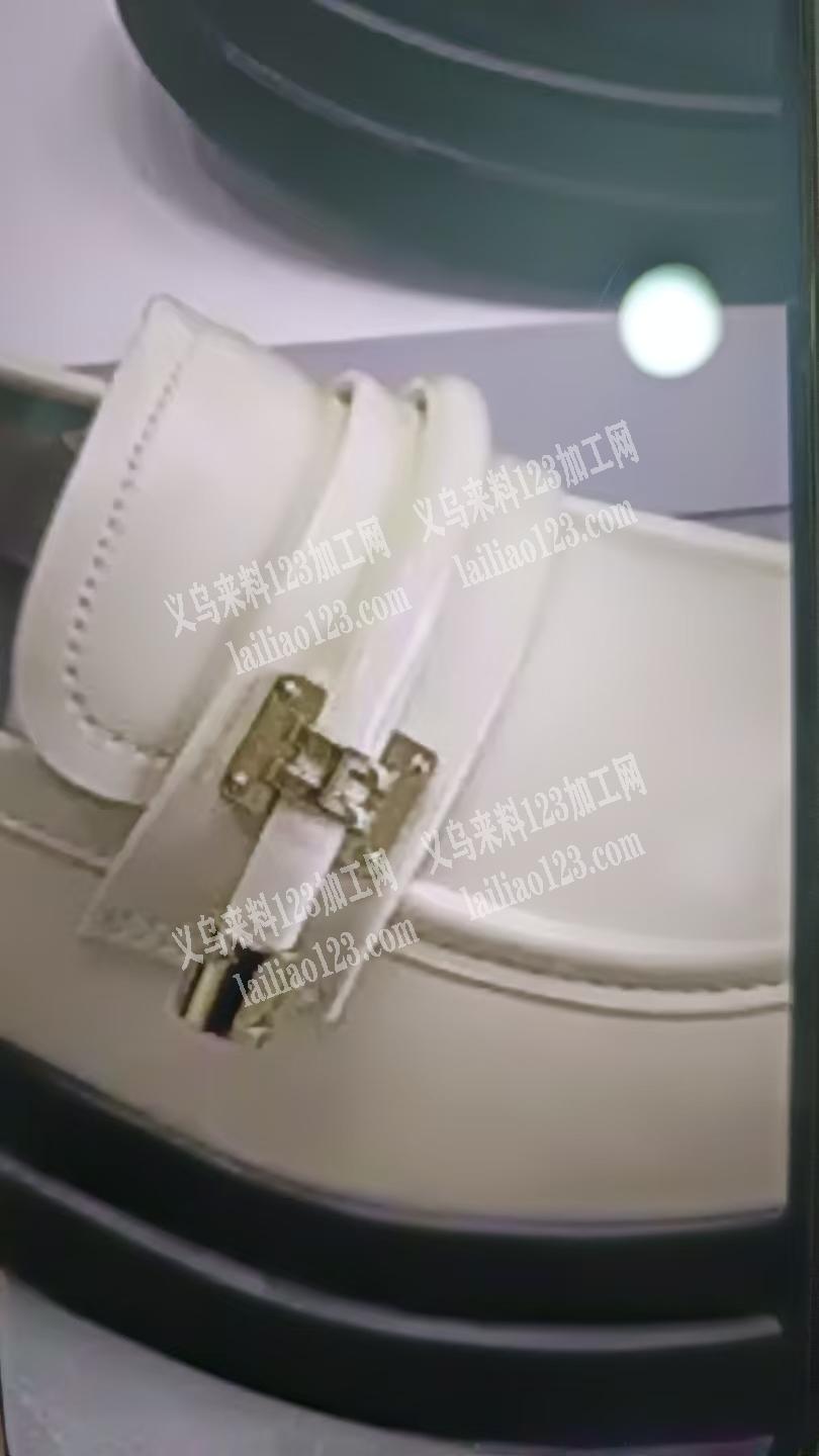 寻找如图2款鞋扣饰品，寻找厂家，有货的联