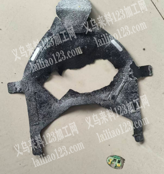 大量粘胶做胶水加工外发，寻找会做机器粘胶