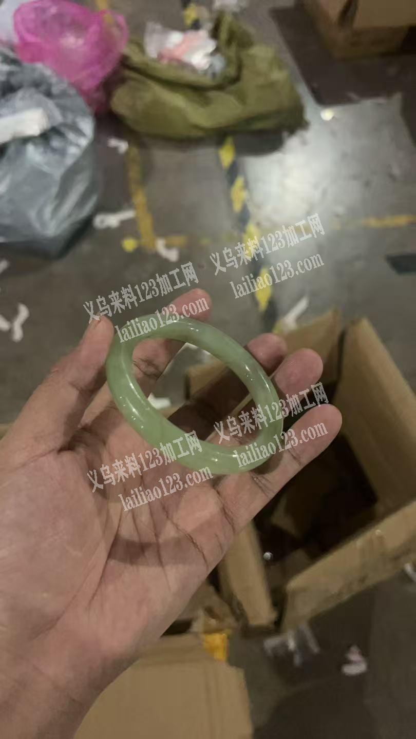 处理，，便宜处理一批手镯要的联系,微信