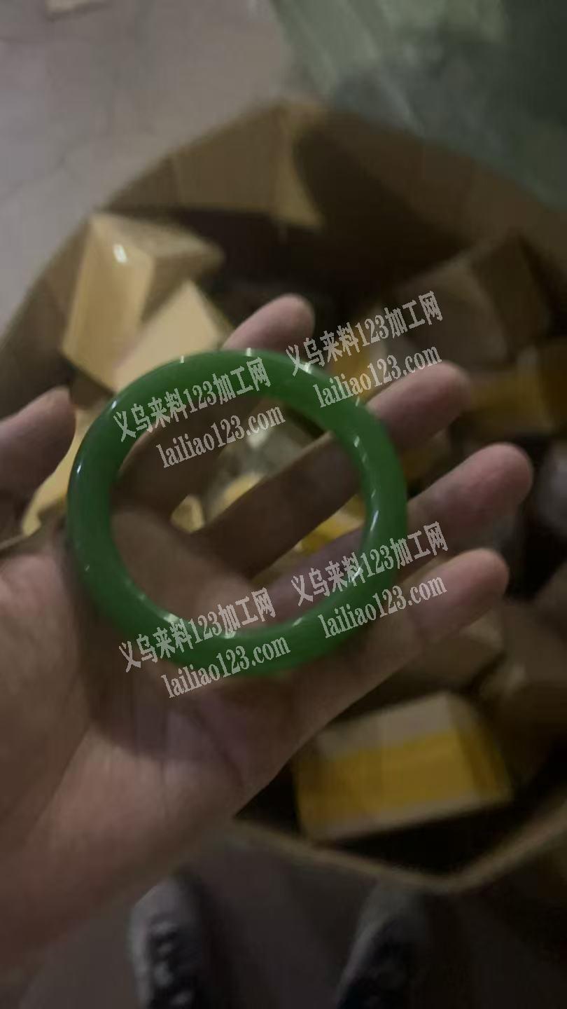 处理，，便宜处理一批手镯要的联系,微信