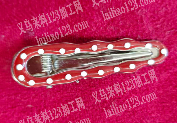 发夹上面刚滴油外发加工，有订单外发加工，