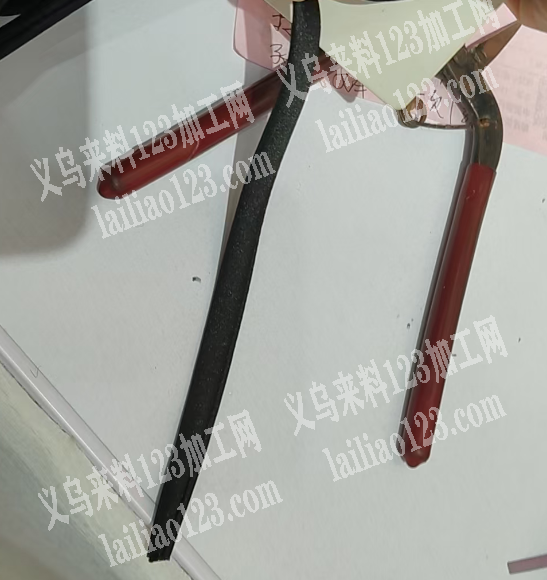 平车活外发加工，如图，踩线的，这个筒子，