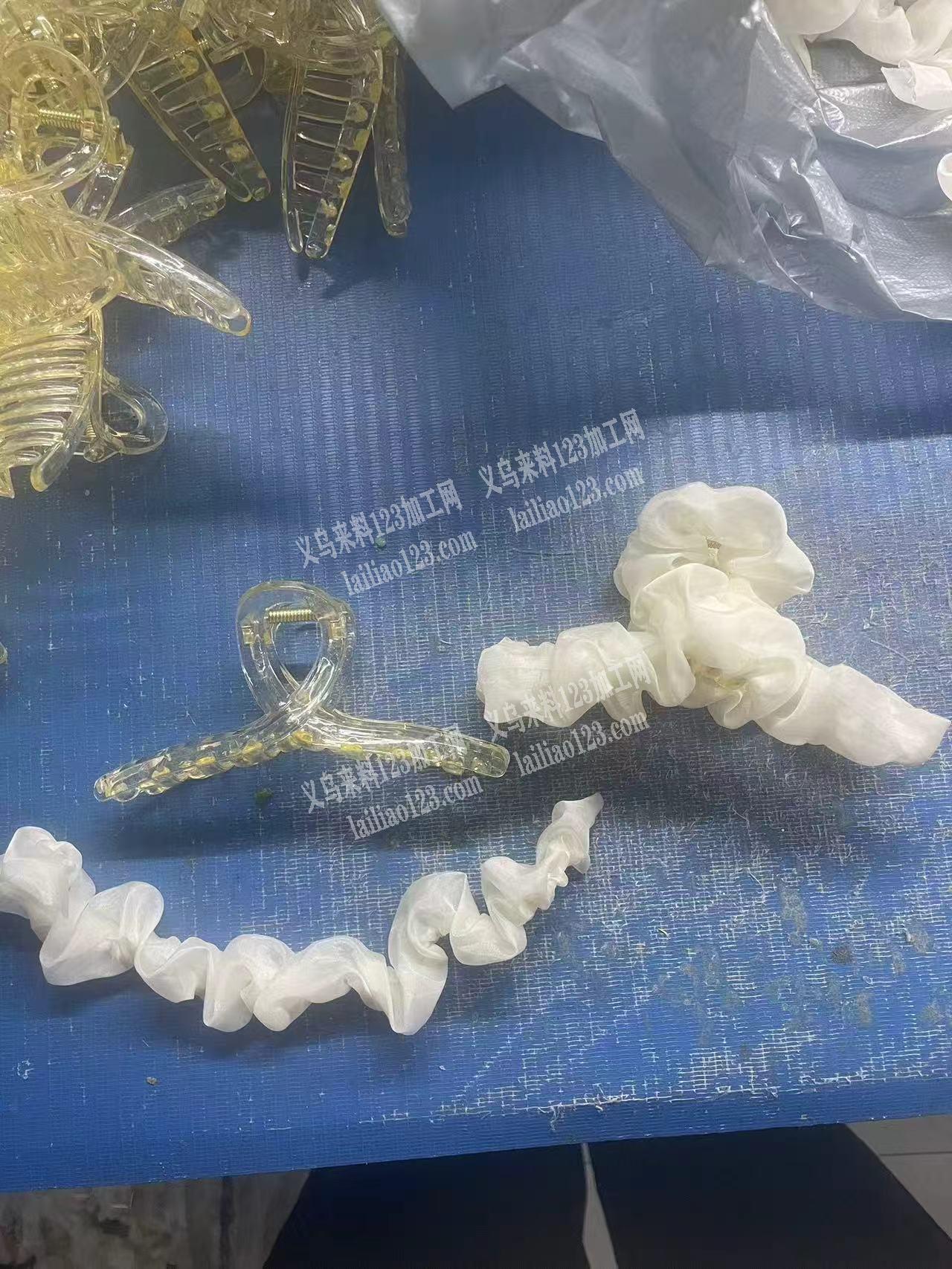 抓夹手工活【0.35元做一个】如图，手工