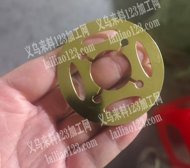 寻找金属配件的工厂，材质不限。请联系详谈