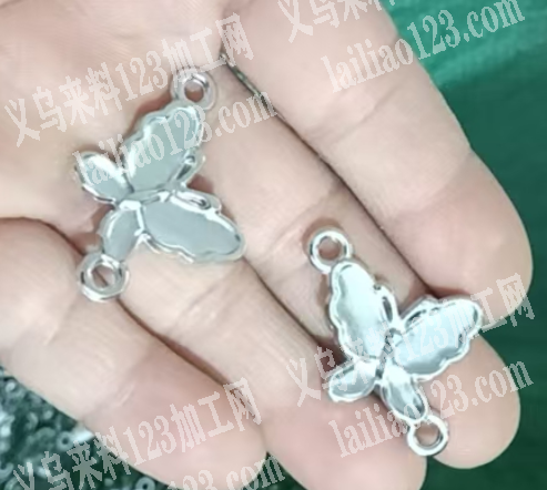 合金配件机器滴油外发加工，如图，机器滴油