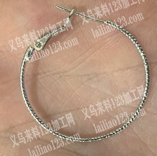 寻找耳环成品。，如图。采购。请联系详谈微