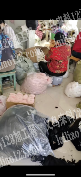 承接加工，裘皮机的活，衣服，帽子，围巾，毛绒玩具，包