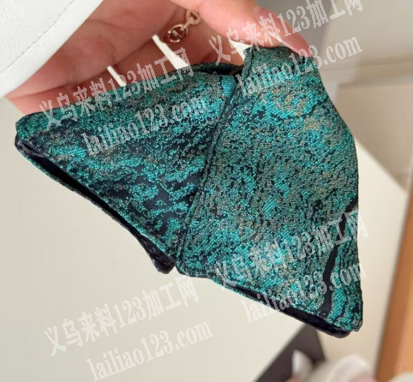 寻找专业做如图布艺饰品的工厂合作，请联系