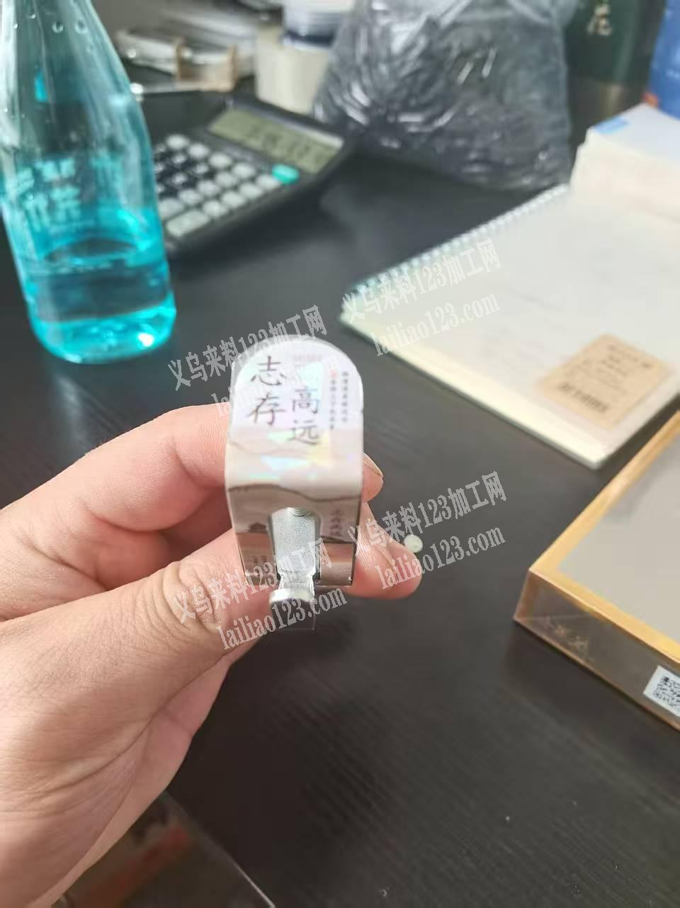 老板委托寻找：贴纸的手工活外发，找这个会