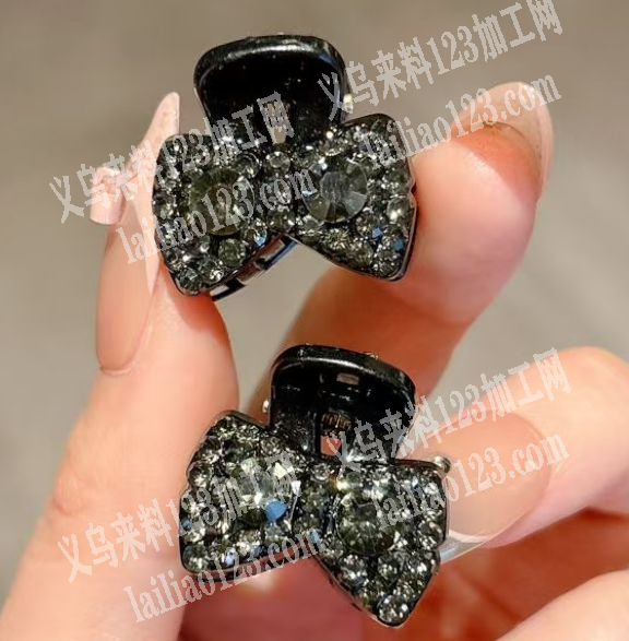 大量塑料抓夹订单，如图，寻找专业做这抓夹