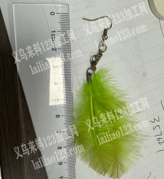 手工羽毛耳环订单，如图，寻找会做的工厂合