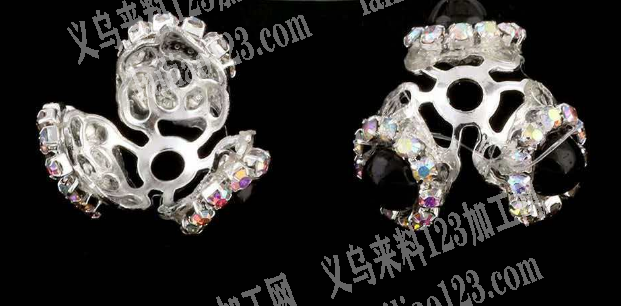 粘胶的手工活外发加工，长期合作。打胶枪上