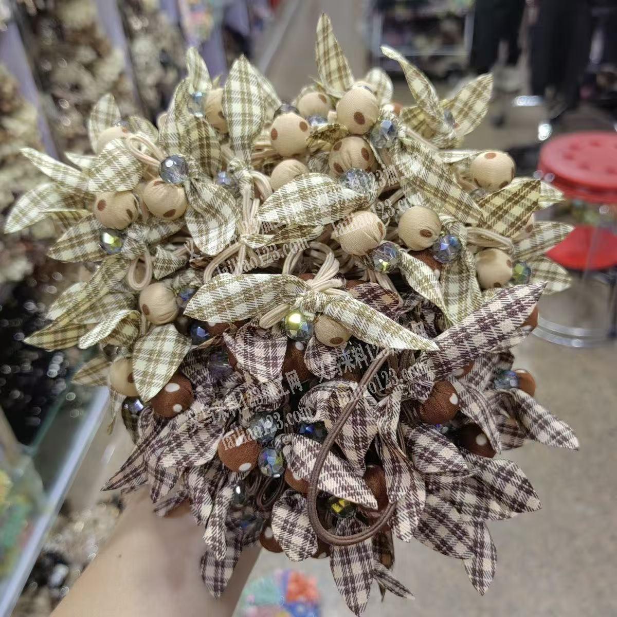 寻找生产如图布艺饰品成品的工厂，要成品，