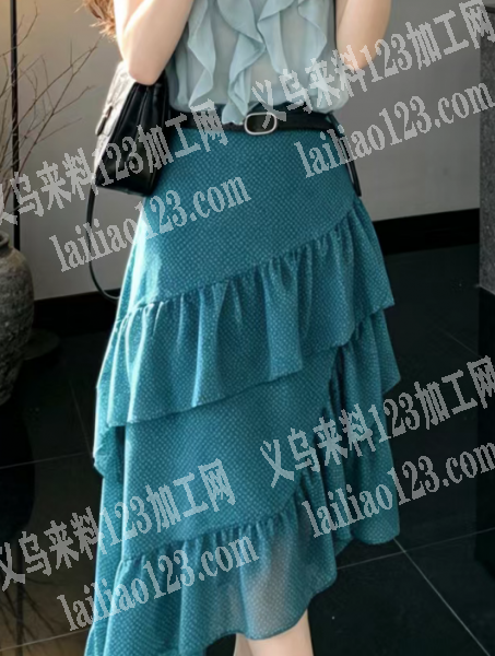 荷叶边裙子外发加工，如图，寻找平车加工厂