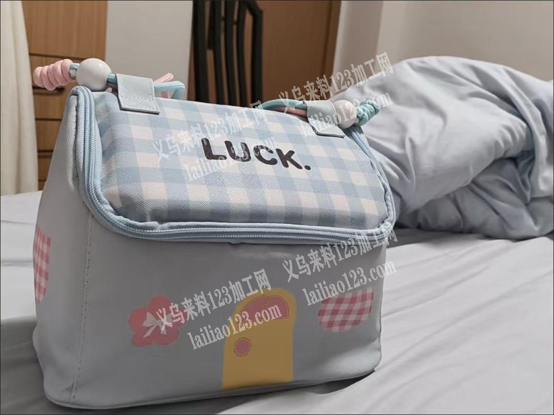 化妆包订单，寻找专业做这个化妆包的工厂，