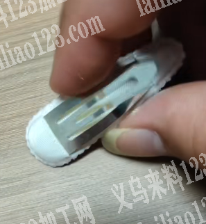 寻找专业做包布发夹的加工厂，如图，有意者