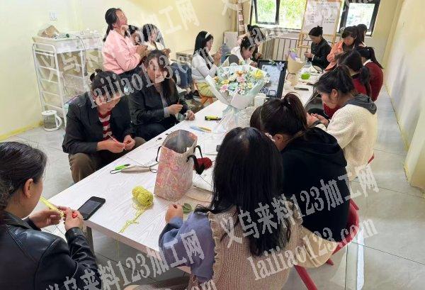 外地钩针编织加工厂，团队手工钩织品接单，可打样，找老板们长