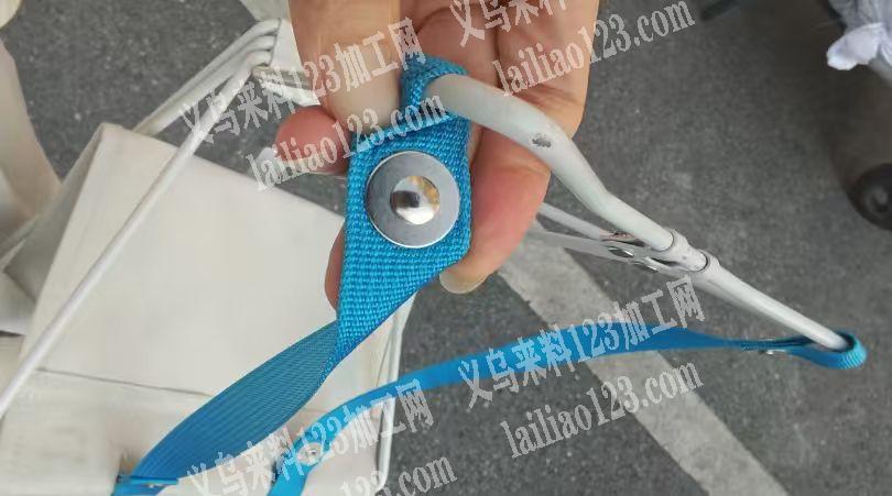 《组装手工活外发加工》组装钓鱼凳子的手工