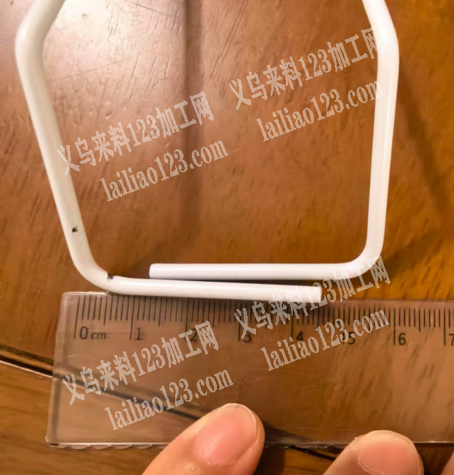 喷塑外发加工，如图，类似衣架上面那种效果