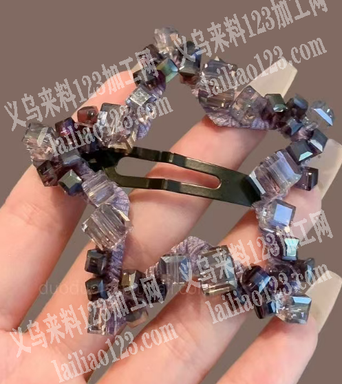 这个穿珠子编织做这个五角星发夹的手工活，