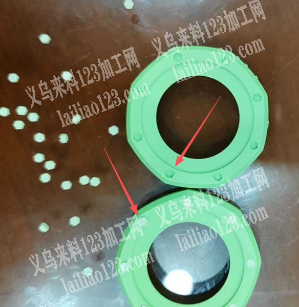 手工活外发加工，如图，塑料压钻的手工活外