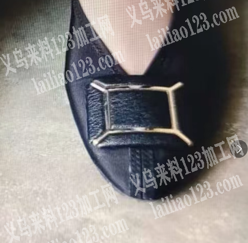 采购如图鞋扣。寻找鞋扣厂家，有货的联系详