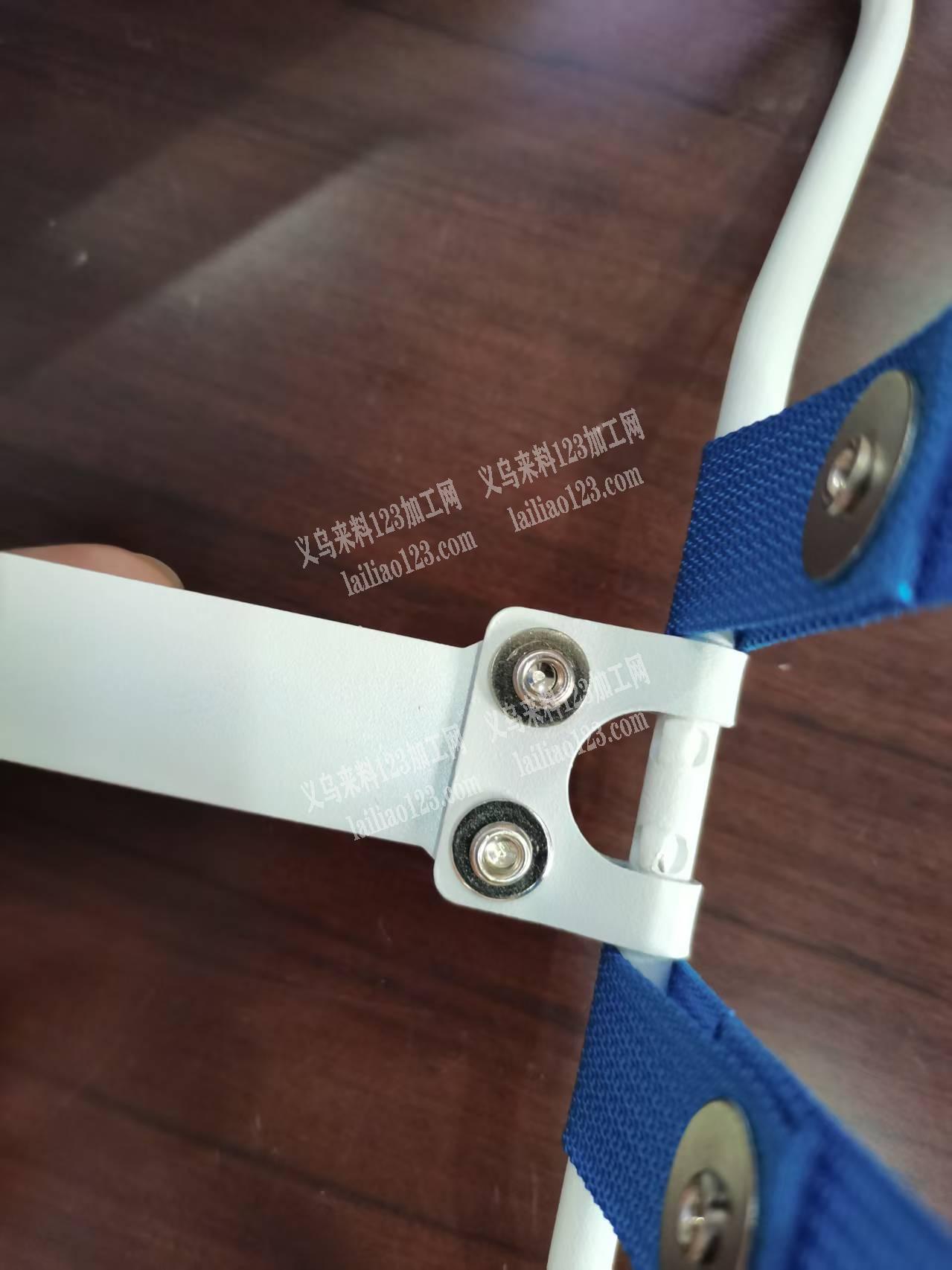 大量打铆钉，打铆针外发，打扣外发，如图，